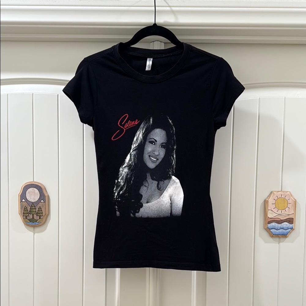 Reserved: Selena Graphic Tee